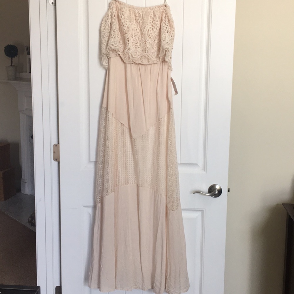 NWT! Cream Lace Strapless Maxi